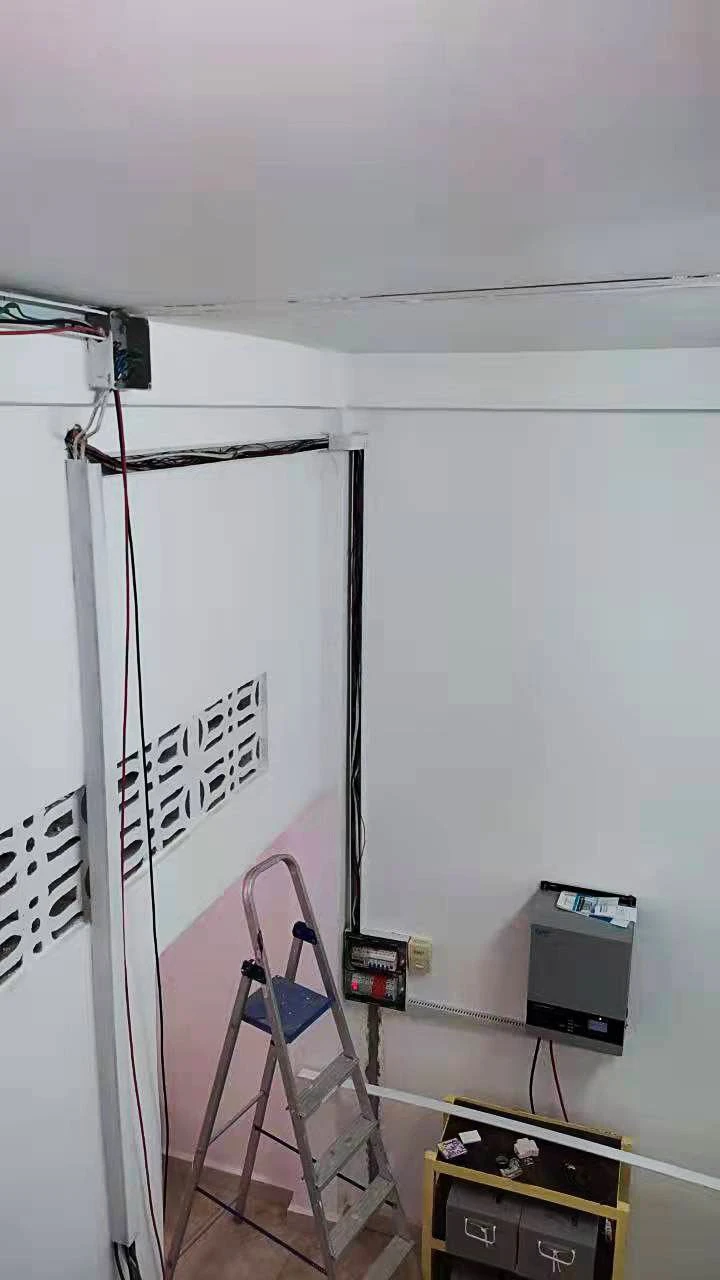 Solar Power Inverter With MPPT Controller